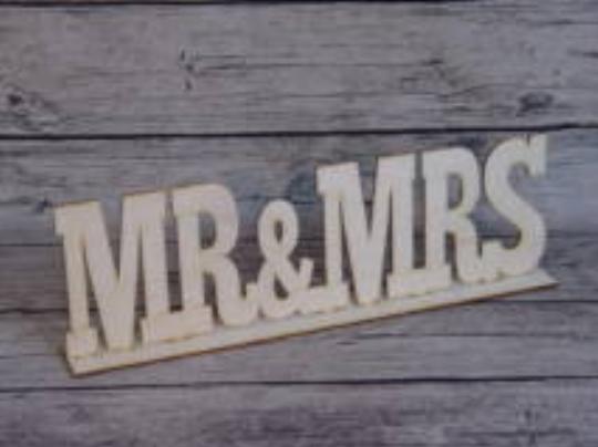 ESKÜVŐI FELIRAT MR. & MRS./LOVE TALPPAL  1748/17481