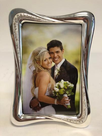 ESKÜVŐI KÉPKERET FÉM KRÓMOZOTT STRASSZAL 10X15CM F19746-RA