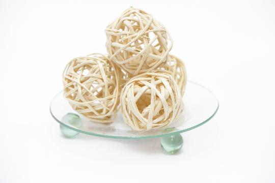 SZÁRAZ VESSZŐ LABDA 4CM FEHÉR