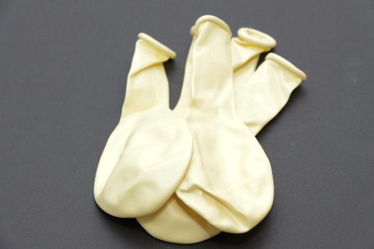 LÉGGÖMB 90MM METAL (10DB) IVORY 58 CSONTSZÍN