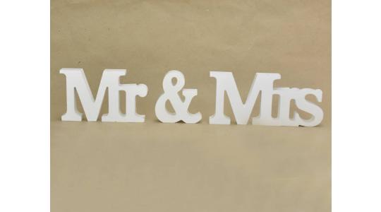 ESKÜVŐI FA ASZTALI FELIRAT MR&MRS FEHÉR